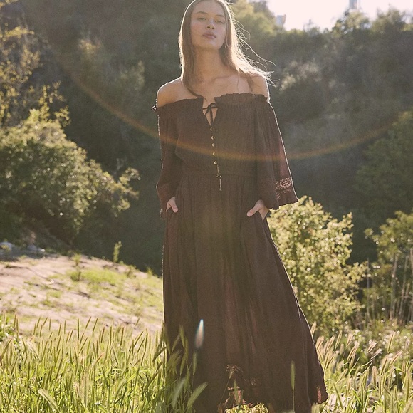 SOLD E Free People Endless Summer Beach Bliss Off Shoulder Maroon Maxi Dress - Picture 16 of 16